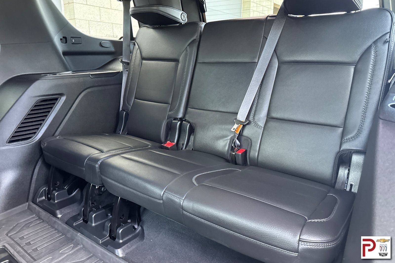 Used 2023 White GMC Denali image 17