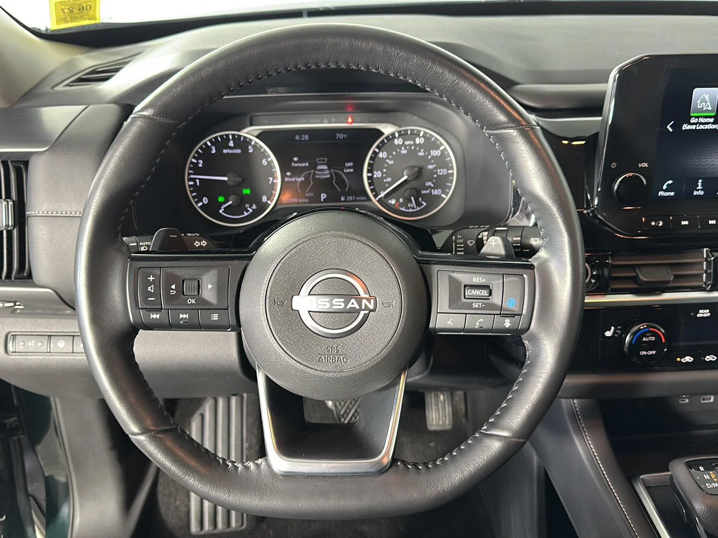 Used 2024 Obsidian Green Pearl Nissan SL image 10
