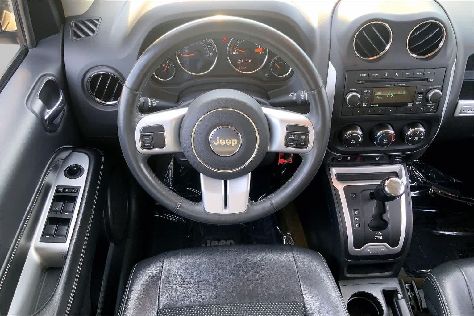 Used 2016 Black Clearcoat Jeep Latitude image 6