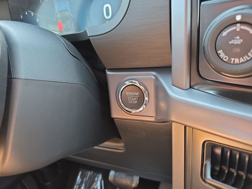 New 2026 Oxford White Ford XLT image 23