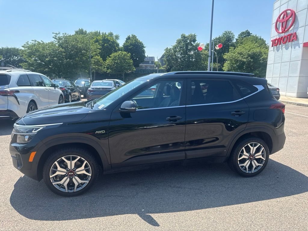 Used 2021 Black Kia S image 3