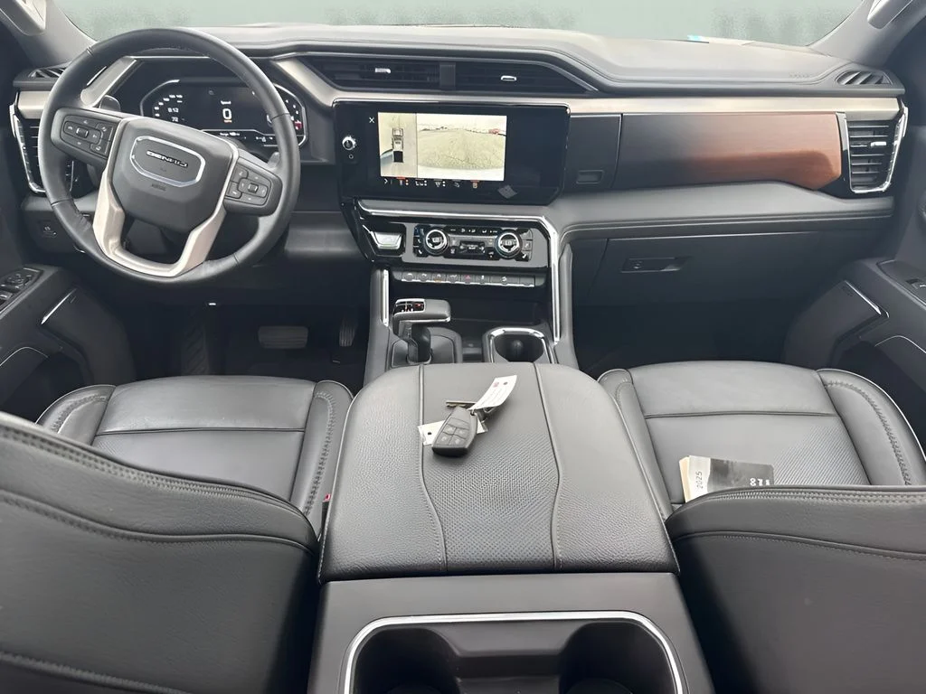 Used 2025 Silver GMC Denali image 10