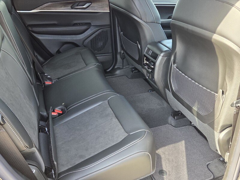 New 2026 Diamond Black Crystal Pearl-Coat Exterior Paint Jeep LAREDO ALTITUDE 4X4 image 17