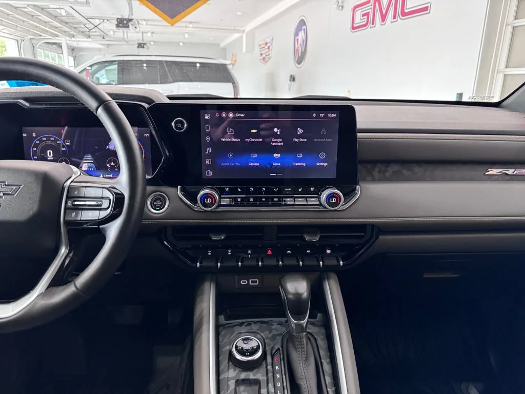 2025 Chevrolet Colorado ZR2 - Photo 18
