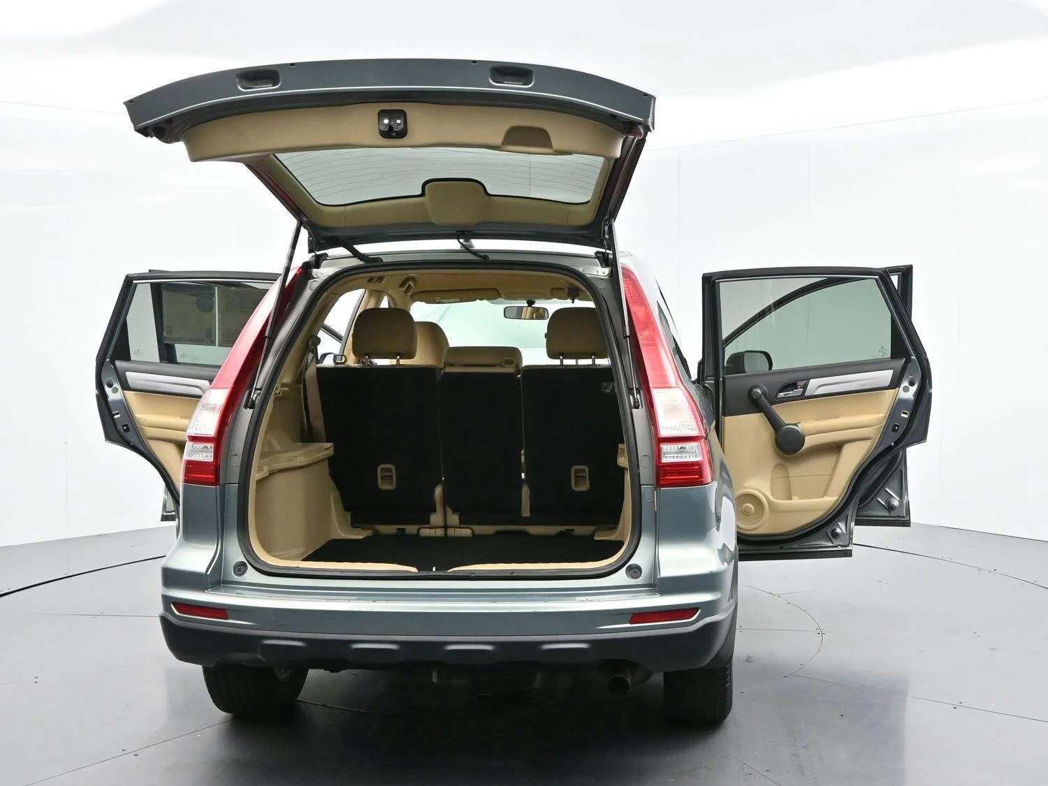 Used 2011 Opal Sage Metallic Honda SE image 37