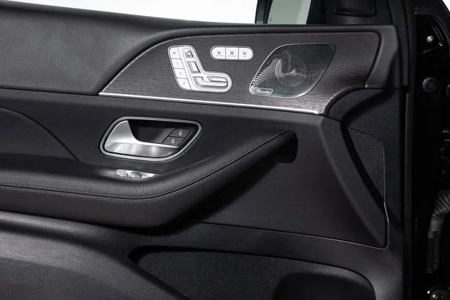 Used 2025 Obsidian Black Metallic Mercedes-Benz GLS 450 image 54