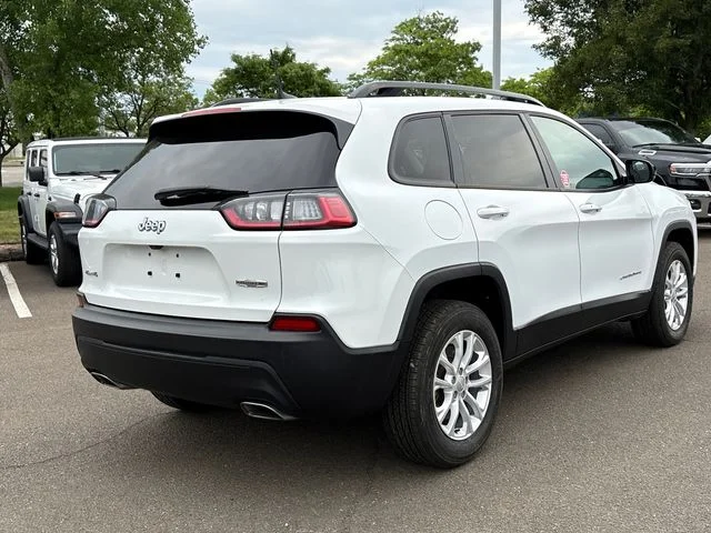Certified Used 2022 White Jeep Latitude Lux image 2