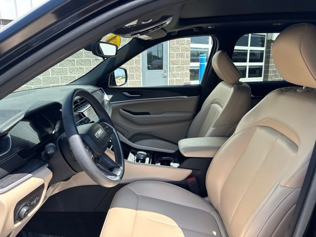 Used 2023 Black Jeep Limited image 14