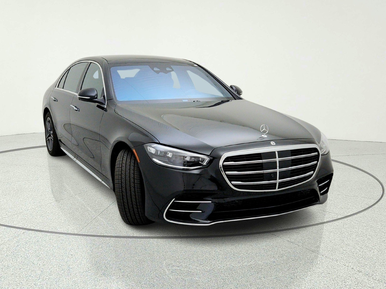 2026 Mercedes-Benz S-Class S 580e - Photo 4