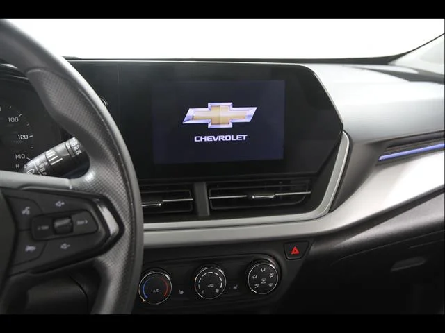 2024 Chevrolet Trax LS - Photo 9