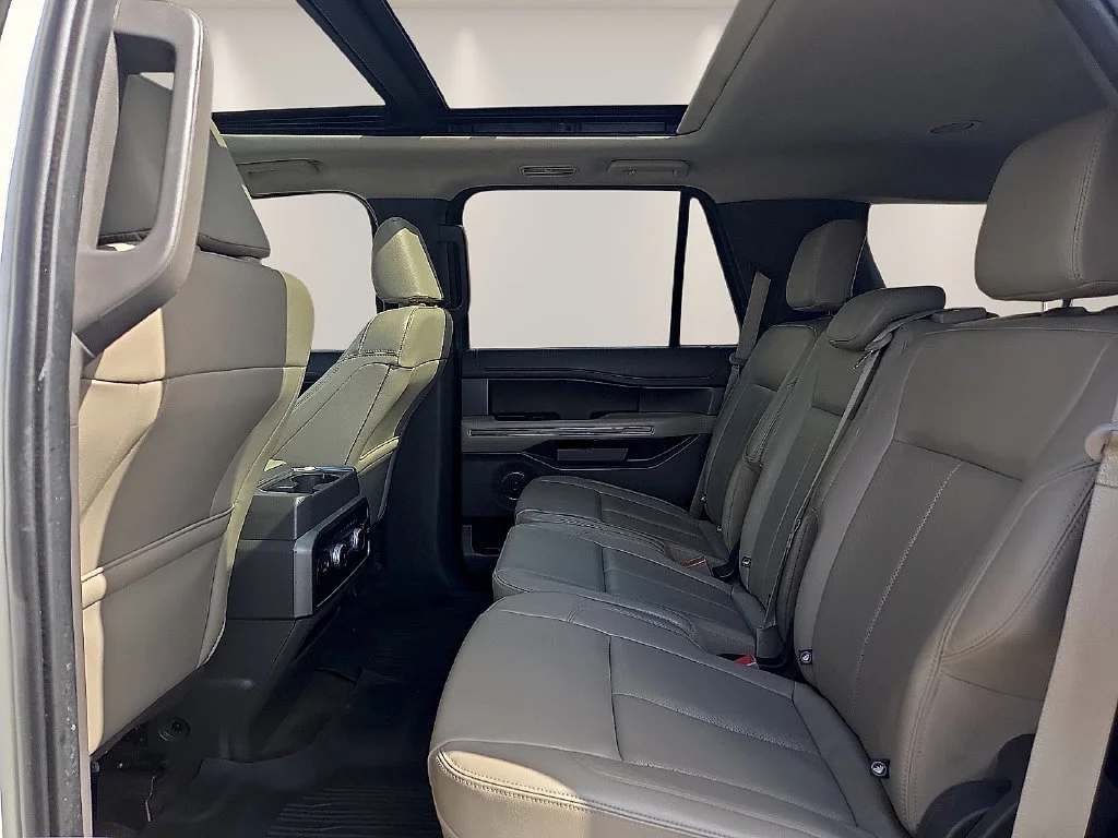 Used 2021 White Ford XLT image 12