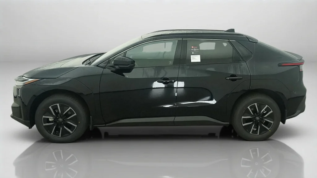 New 2027 Midnight Black Metallic Toyota XLE image 2