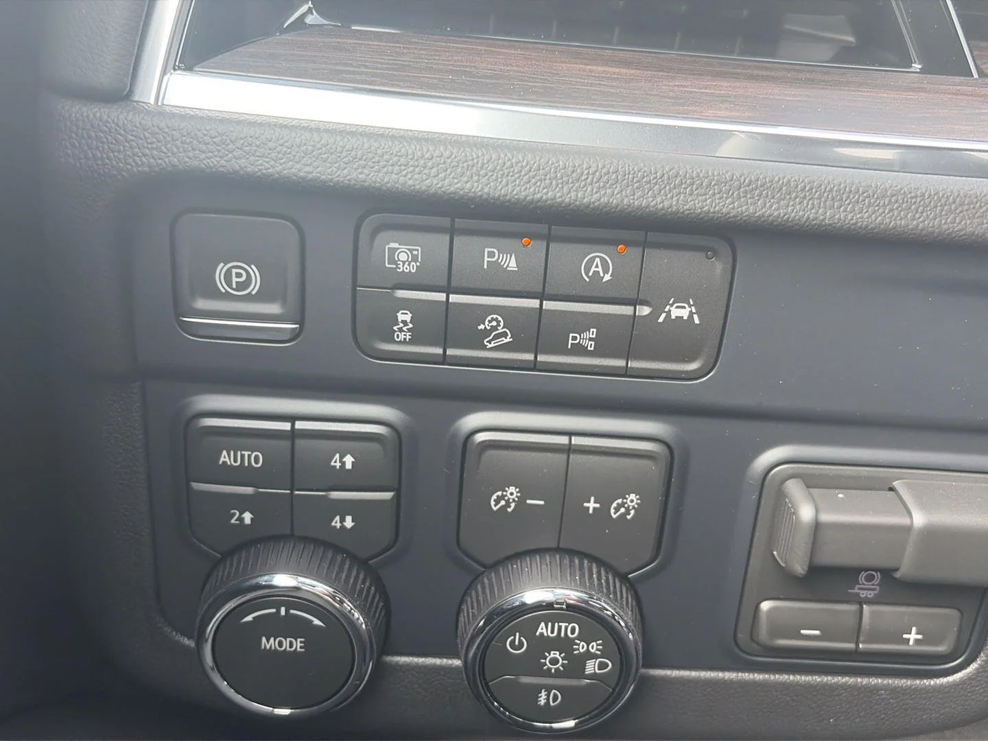 2026 Chevrolet Tahoe LT - Photo 34