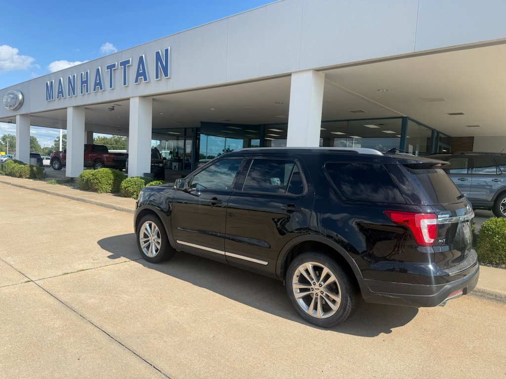 Used 2018 Shadow Black Ford XLT image 2