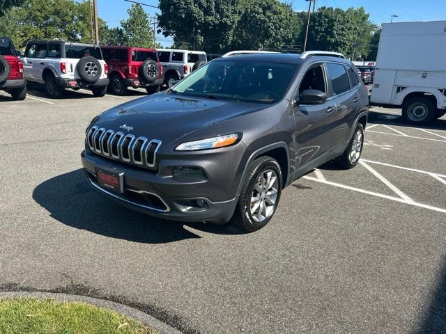 Used 2018 Gray Jeep Limited image 3