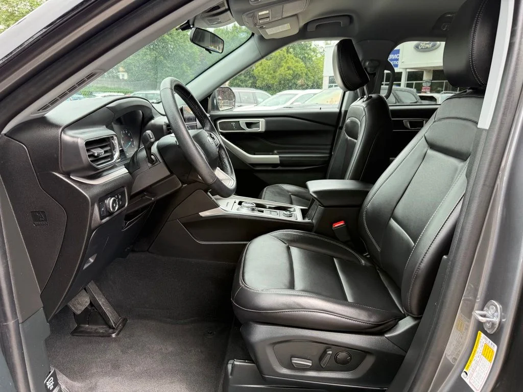 Used 2023 Gray Ford XLT image 22