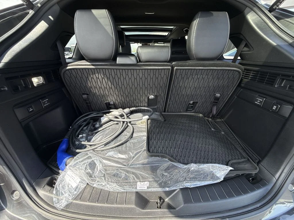 Used 2024 Gray Mazda Premium Plus image 27