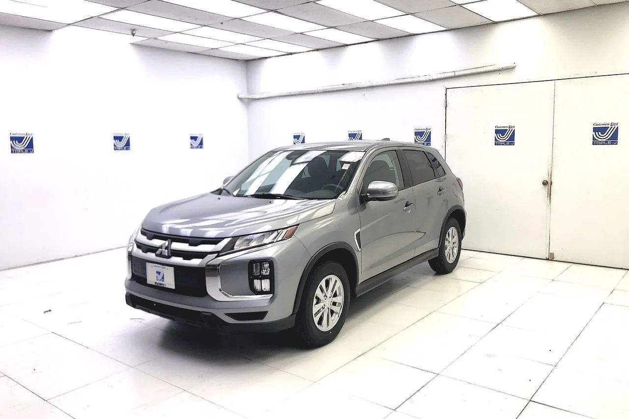 New 2025 Alloy Silver Metallic Mitsubishi S image 3