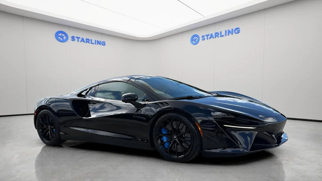 Used 2026  McLaren Spider image 12