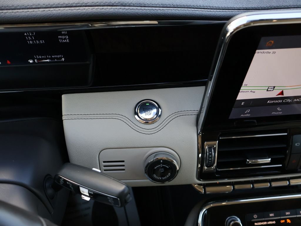 Used 2020 White Lincoln Reserve image 33