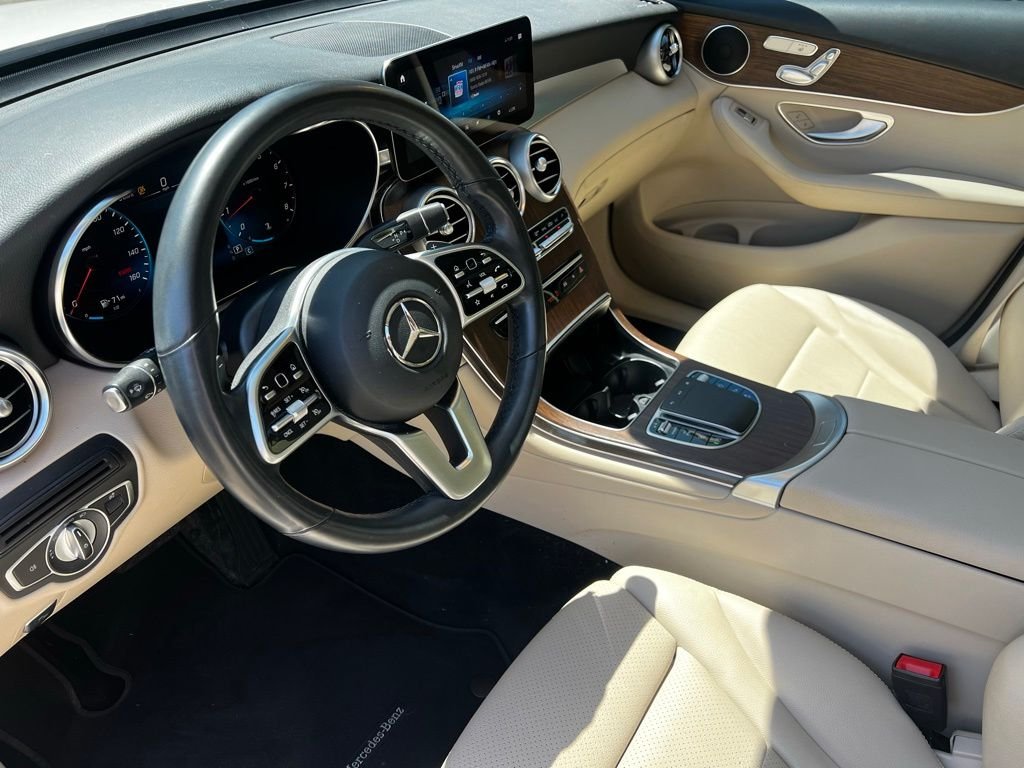 Certified Used 2022 White Mercedes-Benz GLC 300 image 9