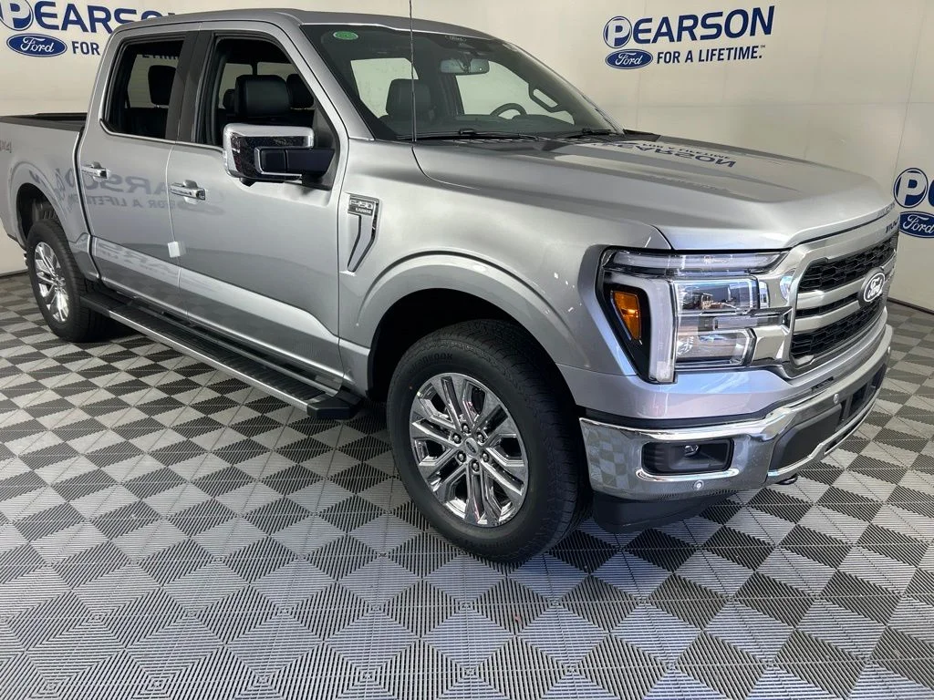 New 2026 Iconic Silver Metallic Ford Lariat image 3
