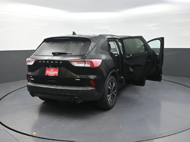 Used 2021 Black Ford SE image 44