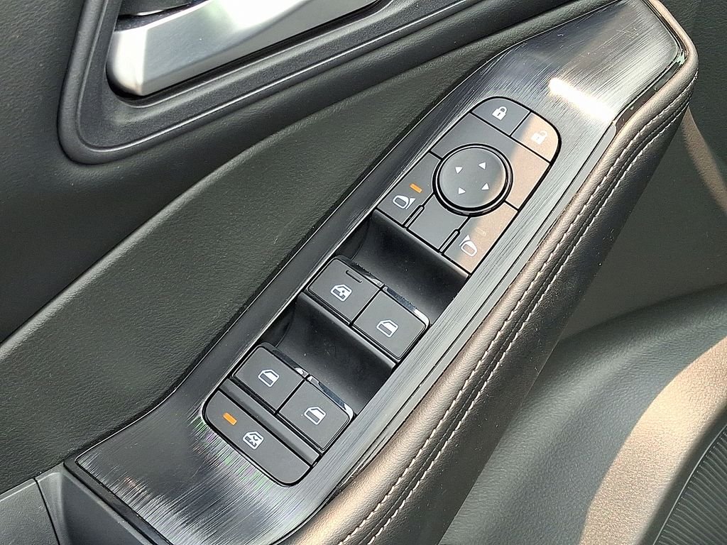 Used 2025 Gray Nissan SV image 14