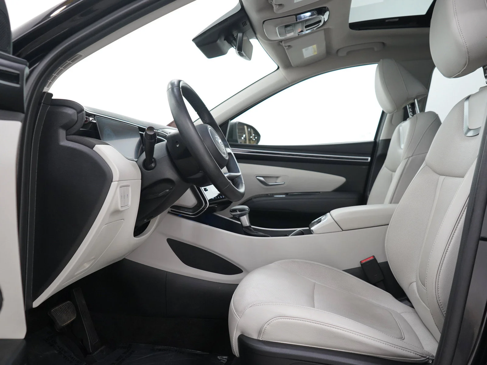 Used 2022 Phantom Black Hyundai SEL image 23