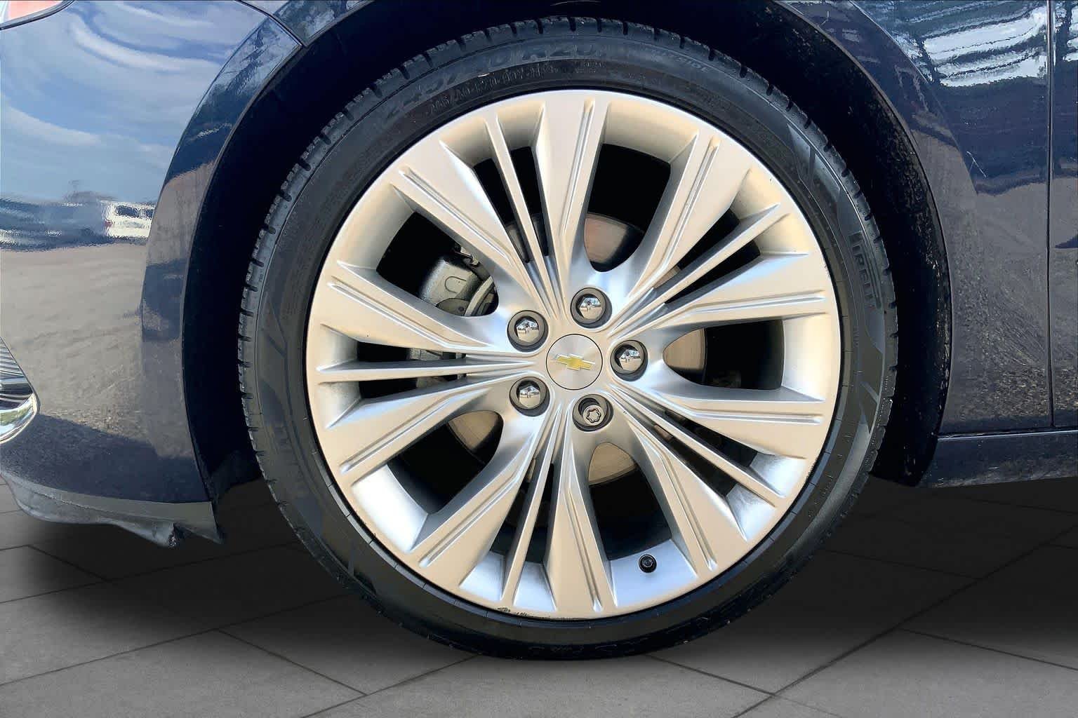 Used 2015 Blue Velvet Metallic Chevrolet LTZ image 11