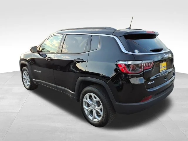 Used 2024 Black Jeep Latitude image 8