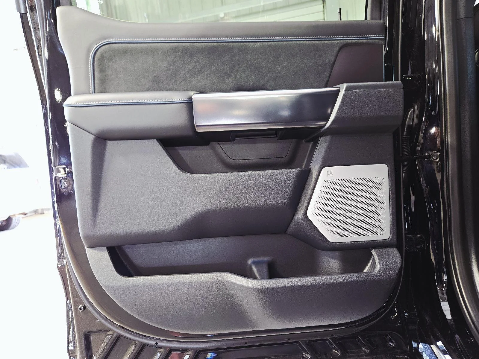 Used 2026 Agate Black Metallic Ford Platinum image 31