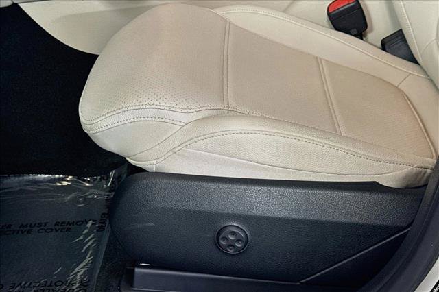 New 2026 Polar White Mercedes-Benz GLC 300 image 47