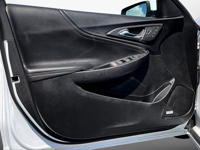 Used 2023 White Chevrolet LT image 21