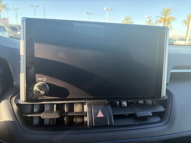 2025 Toyota RAV4 SE - Photo 20