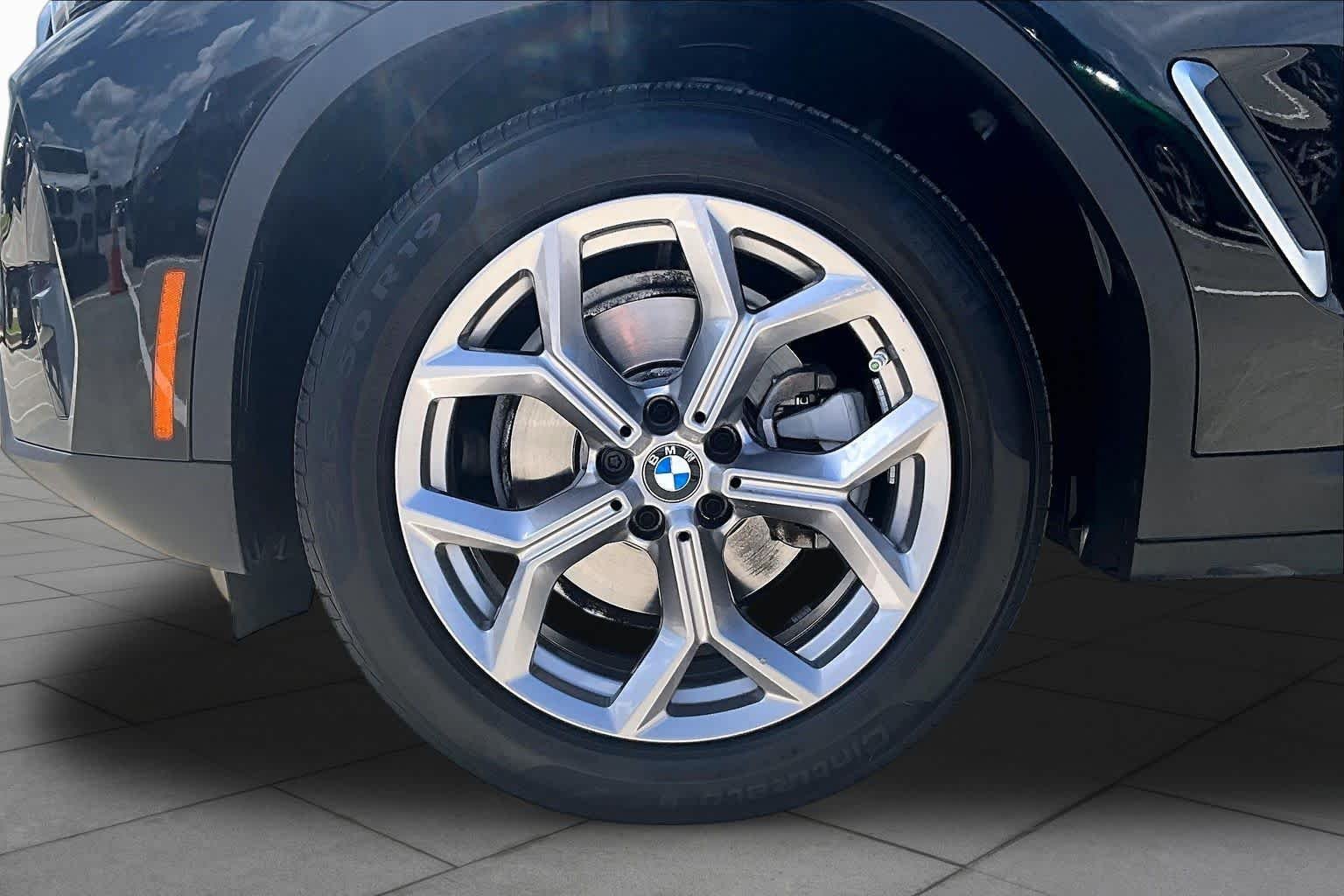 Used 2023 Jet Black BMW sDrive30i image 10