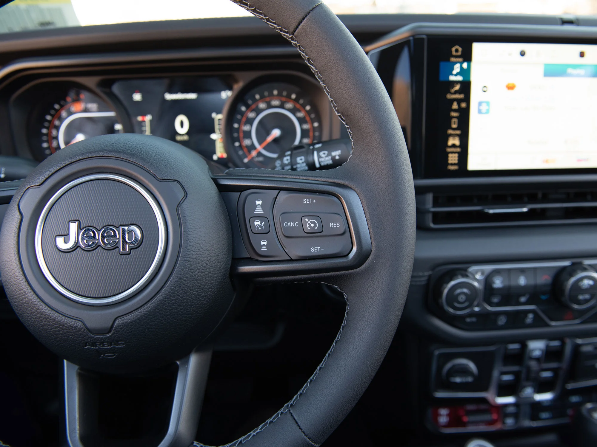 Used 2026 reign Jeep Rubicon X* 4 Door 4x4, Sky 1-Touch Pwr Top, Steel Bumpers, 35 Inch Tires image 15