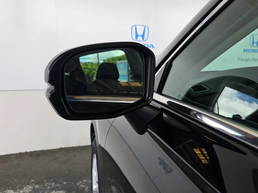 Used 2025  Honda LX image 28