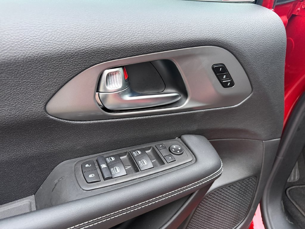 2026 Chrysler Pacifica Select - Photo 13