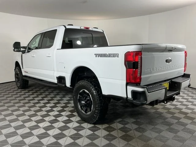 New 2026 Oxford White Ford XLT image 6