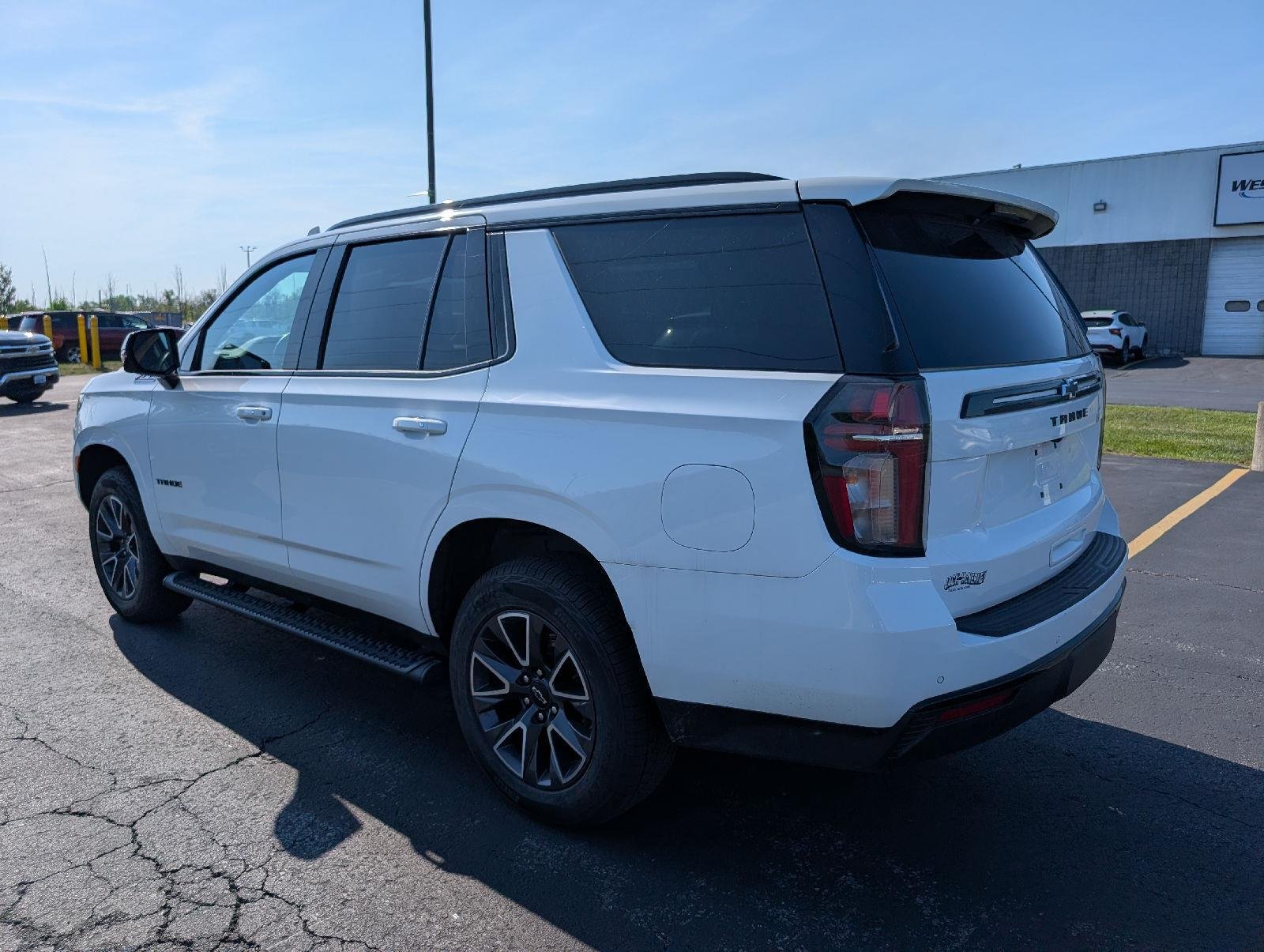 Used 2023 Summit White Chevrolet Z71 image 5