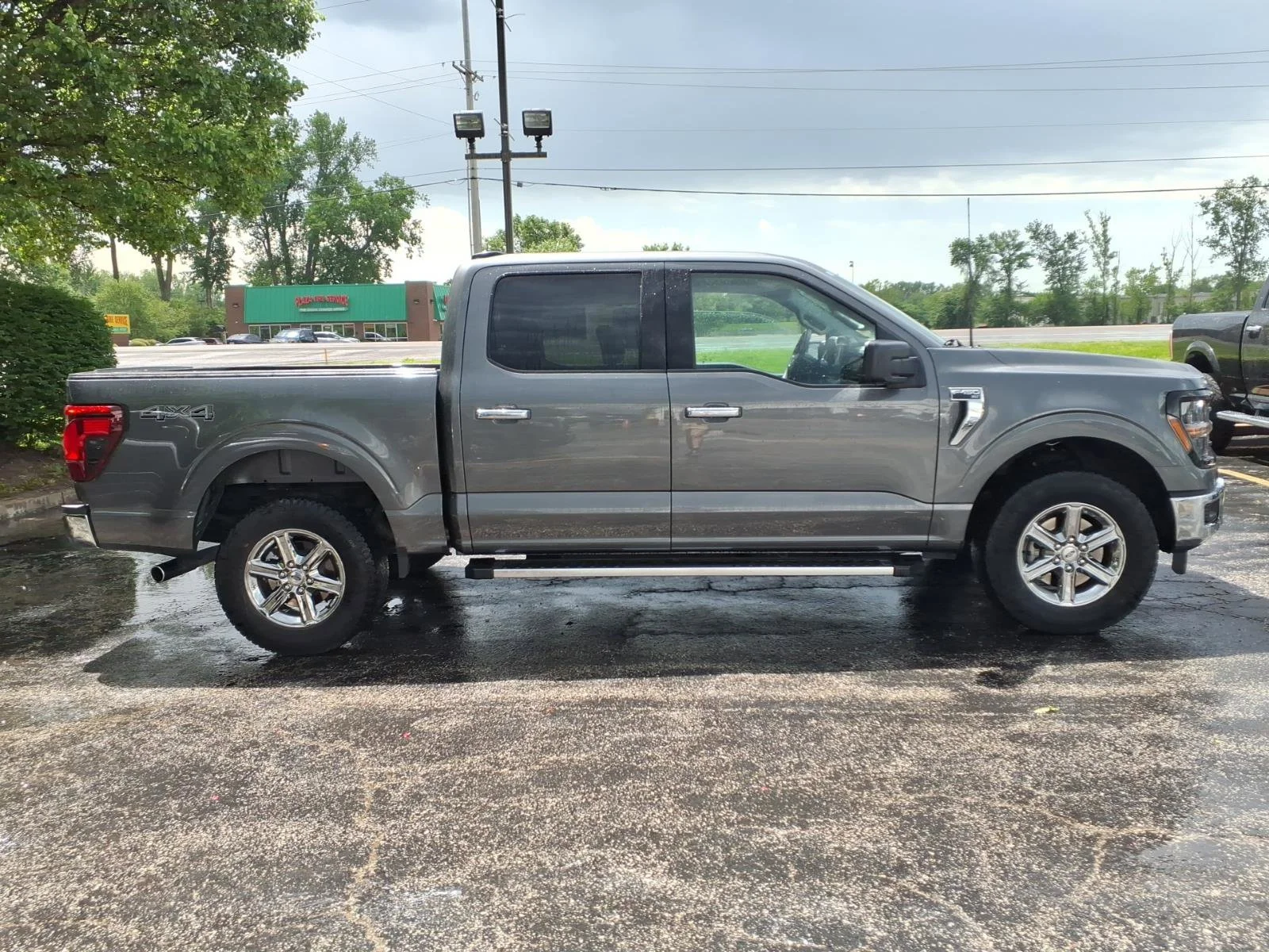 Used 2025 Gray Metallic Ford XLT image 27