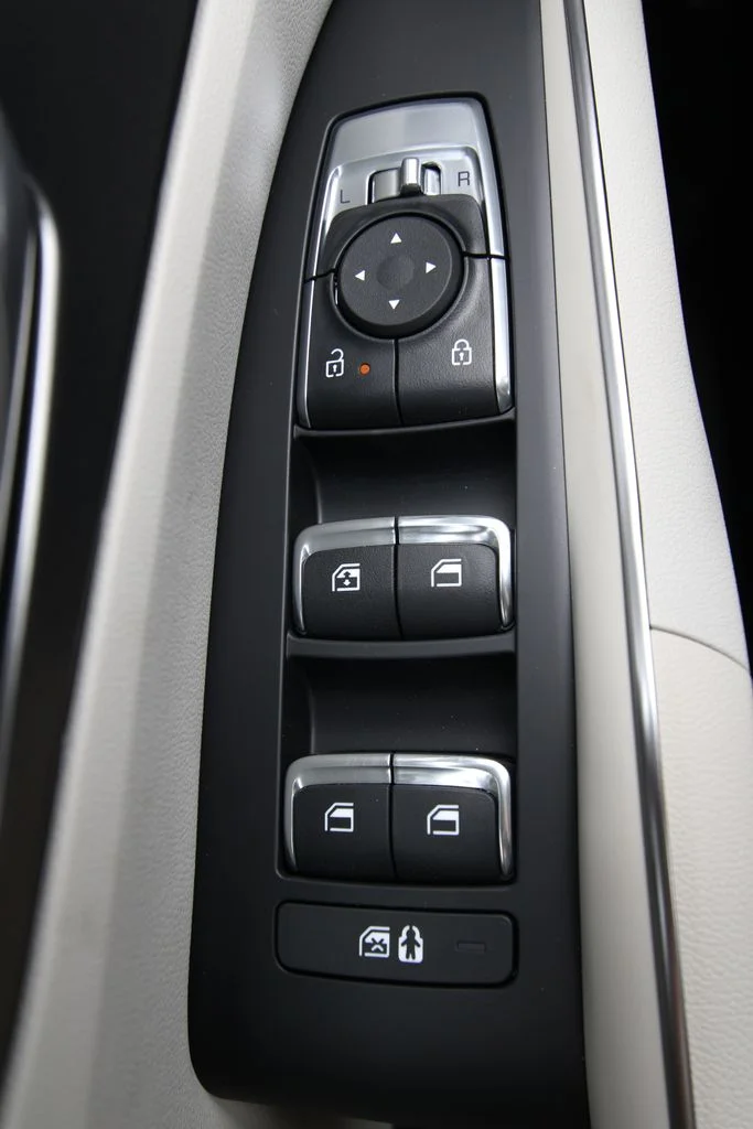 New 2026 Snow White Pearl Kia EX image 26