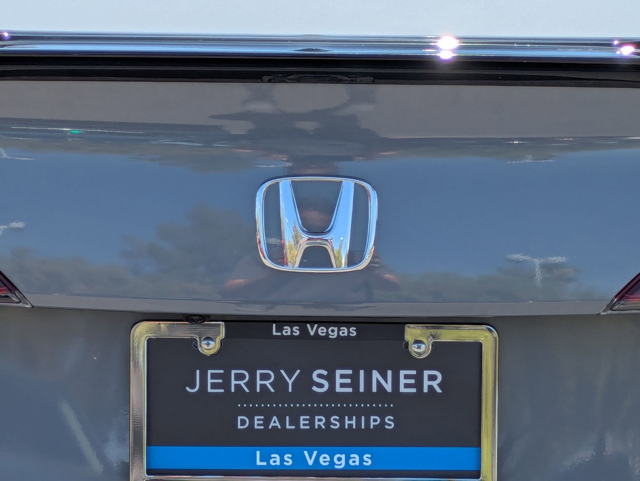 Used 2025 Urban Gray Pearl Honda  image 27