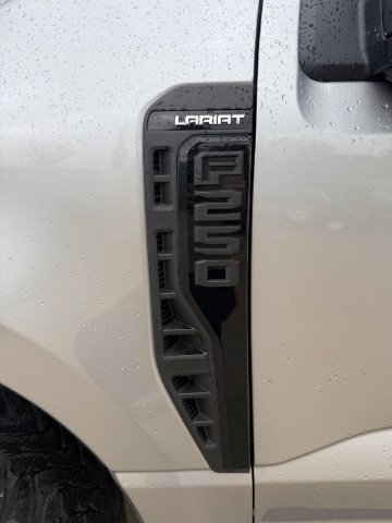 Used 2023 Silver Ford LARIAT image 11