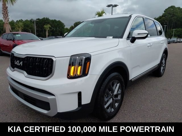Used 2024 White Kia LX image 1