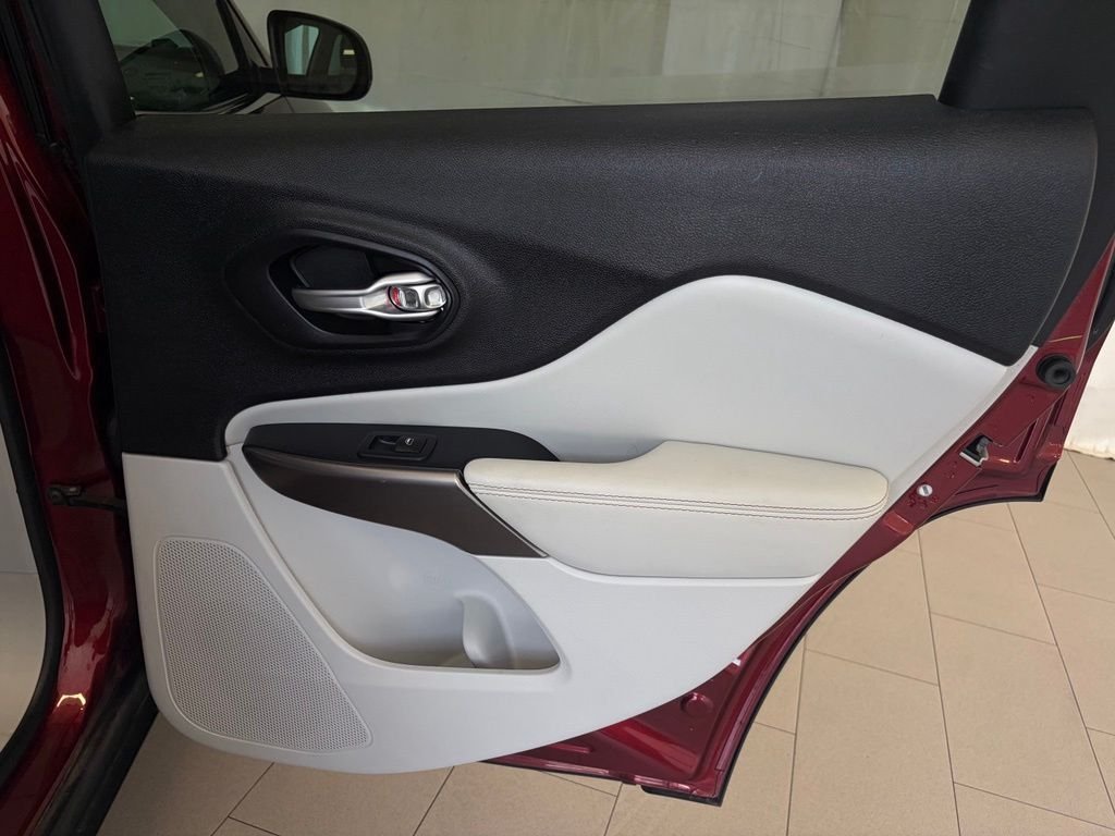 Used 2020 Velvet Jeep Limited image 22