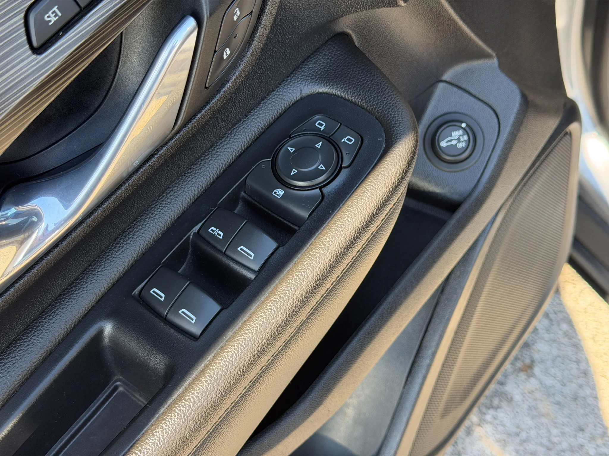 Used 2020 Satin Steel Metallic GMC SLT image 19