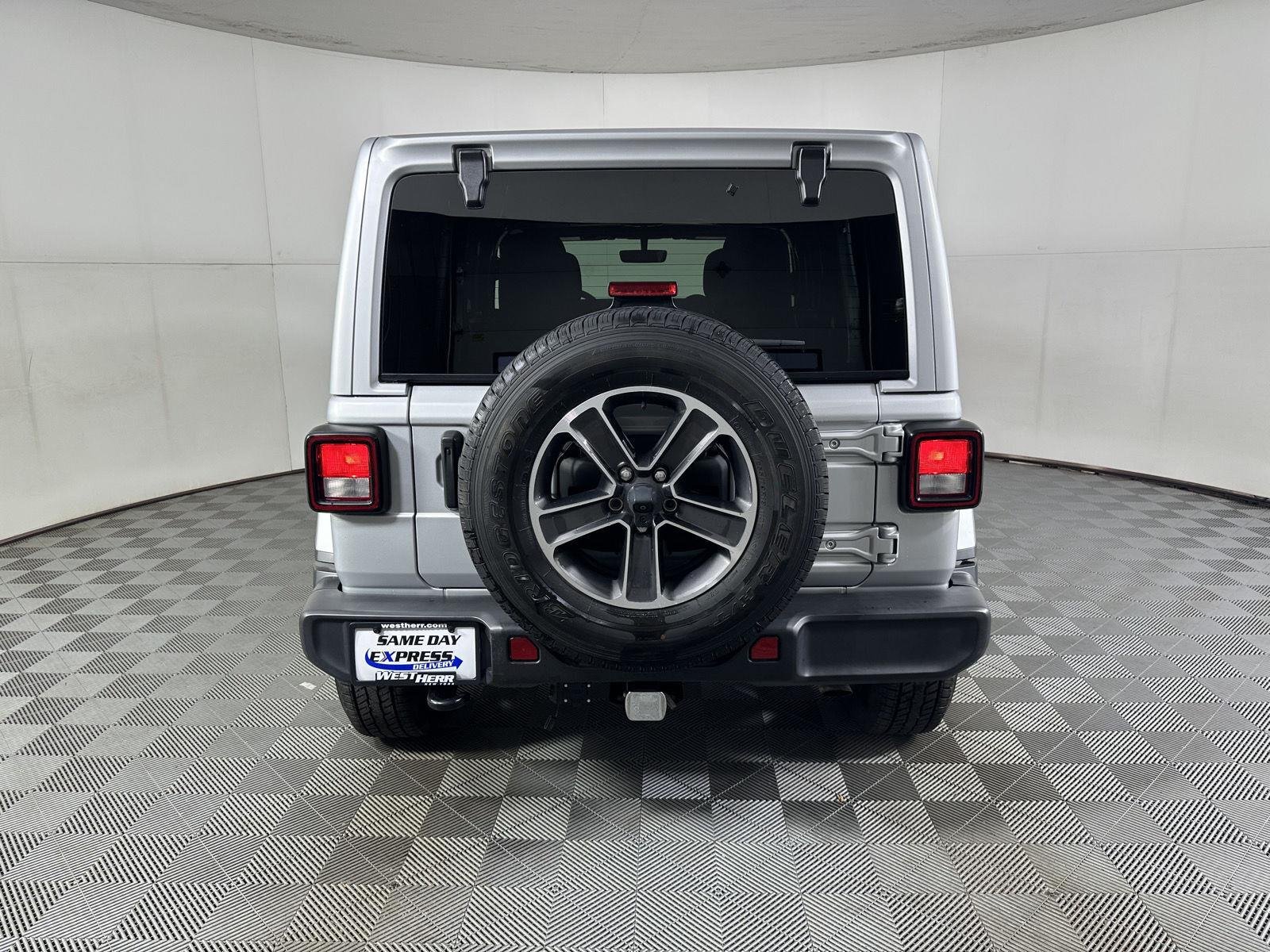 Used 2023 Silver Zynith Jeep Sahara image 8