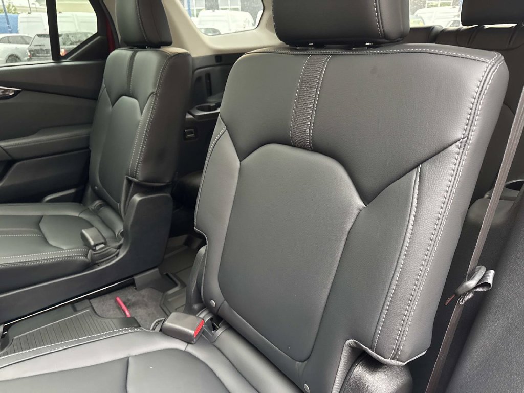 Used 2025 Red Honda Touring image 15